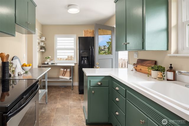 5028 41st Avenue SW, Seattle, WA 98136