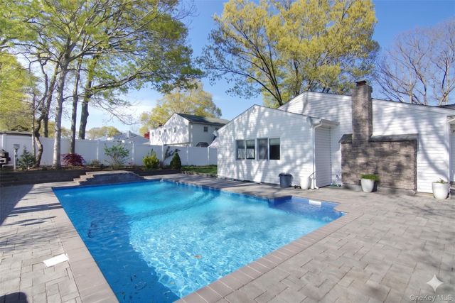 8 Croydon Avenue, Lake Ronkonkoma, NY 11779