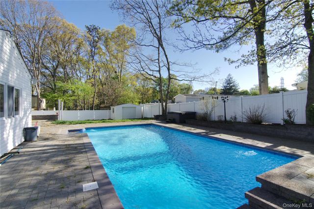 8 Croydon Avenue, Lake Ronkonkoma, NY 11779