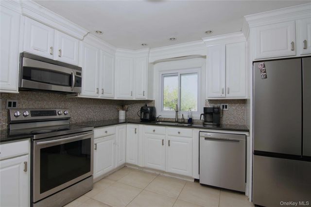 8 Croydon Avenue, Lake Ronkonkoma, NY 11779