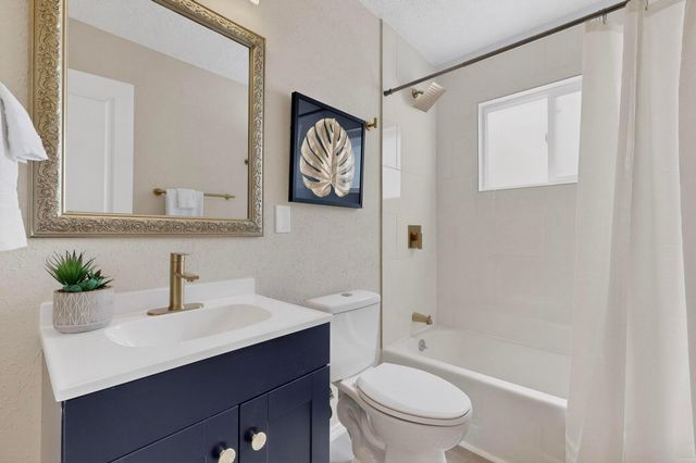 2805 Christine Street NE, Albuquerque, NM 87112