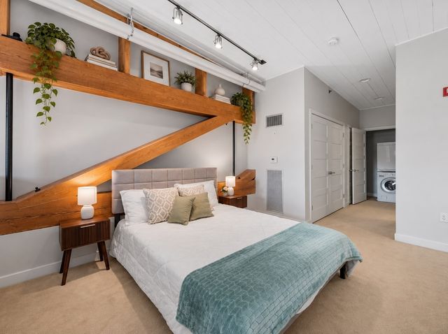 48 Water St 405, Worcester, MA 01604