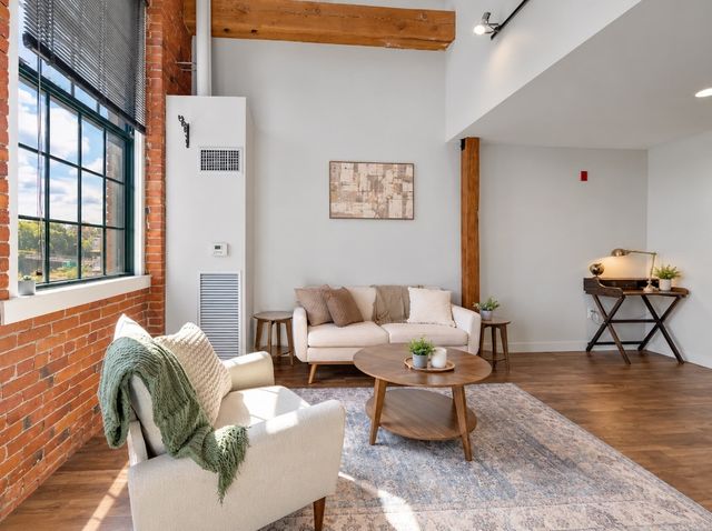 48 Water St 405, Worcester, MA 01604