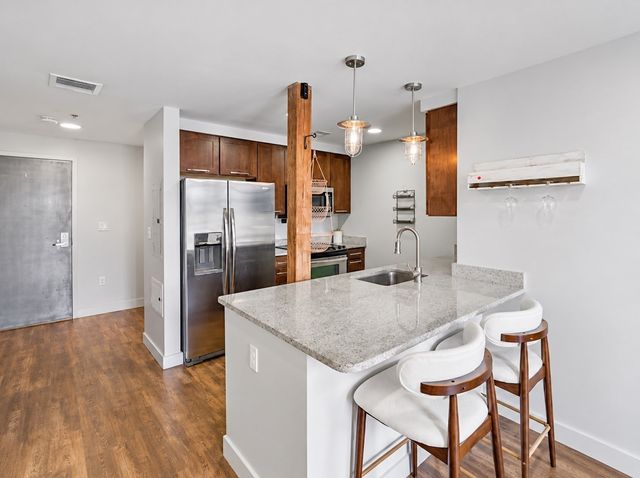 48 Water St 405, Worcester, MA 01604