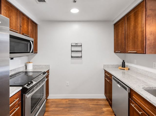 48 Water St 405, Worcester, MA 01604