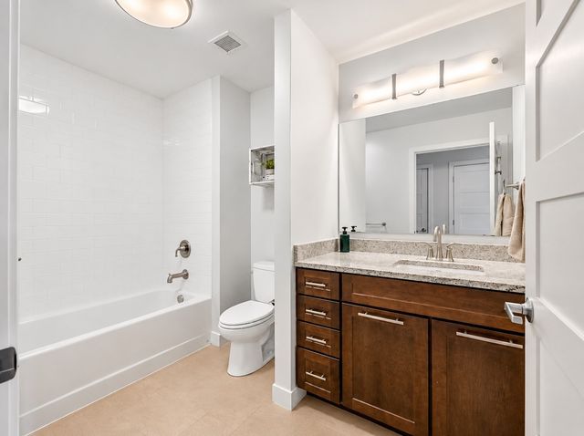 48 Water St 405, Worcester, MA 01604