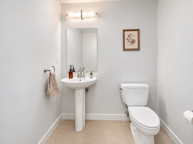 48 Water St 405, Worcester, MA 01604