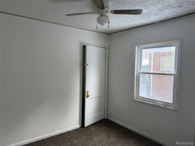 16572 Snowden Street, Detroit, MI 48235