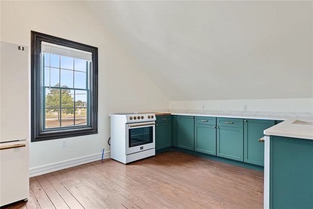 905 North Main Street 301, Providence, RI 02903