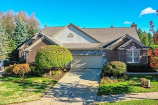 5043 Belmonte Drive, Rochester, MI 48306