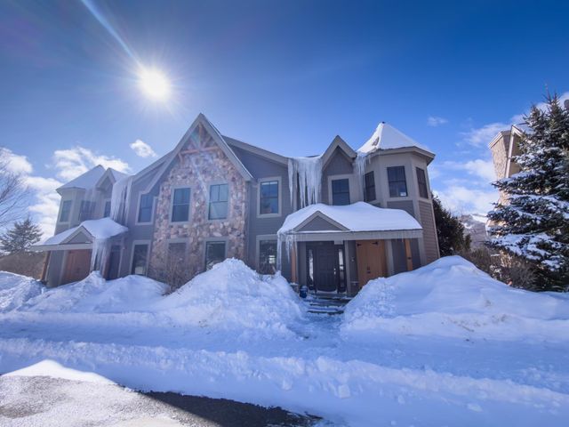 15B Boulder Ridge Drive, Dover, VT 05356