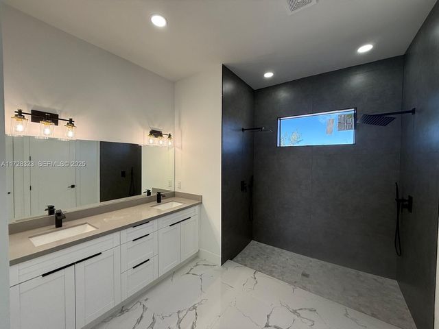 1320 NE 14th Avenue, Cape Coral, FL 33909
