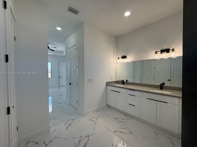1320 NE 14th Avenue, Cape Coral, FL 33909