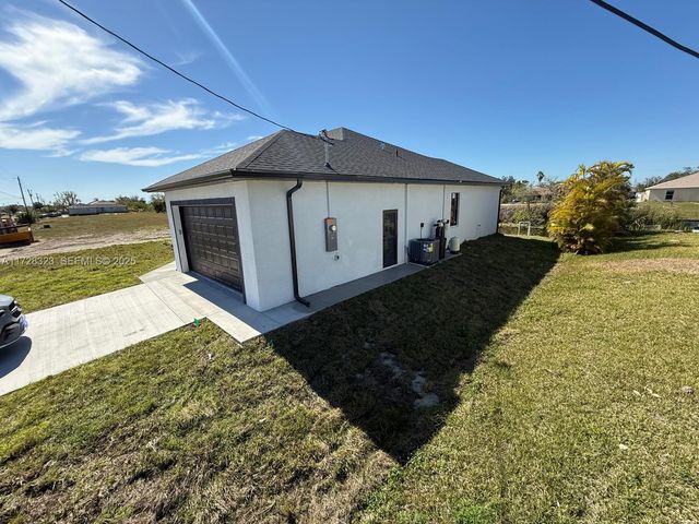1320 NE 14th Avenue, Cape Coral, FL 33909