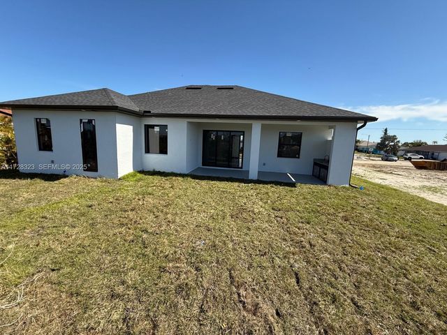 1320 NE 14th Avenue, Cape Coral, FL 33909