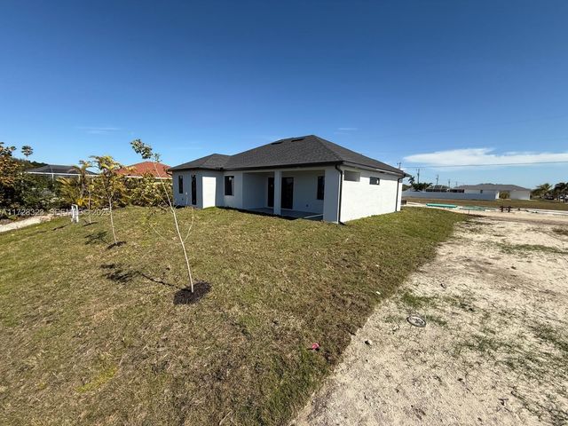 1320 NE 14th Avenue, Cape Coral, FL 33909