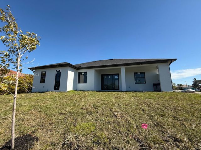 1320 NE 14th Avenue, Cape Coral, FL 33909