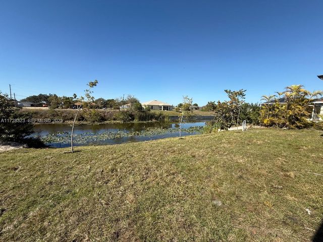 1320 NE 14th Avenue, Cape Coral, FL 33909