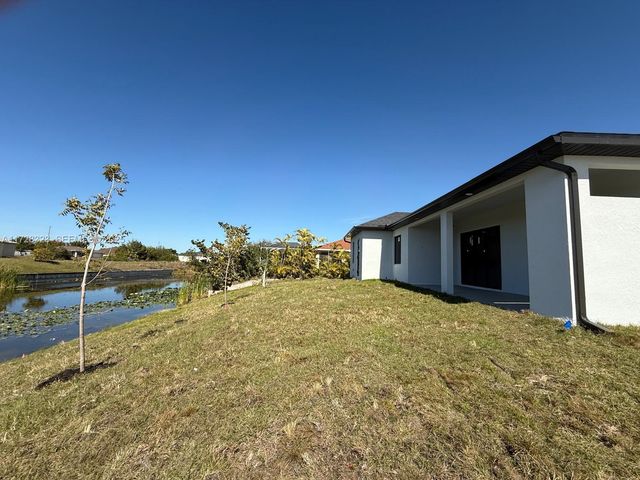 1320 NE 14th Avenue, Cape Coral, FL 33909