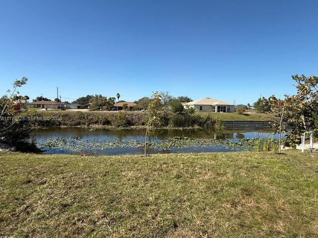 1320 NE 14th Avenue, Cape Coral, FL 33909