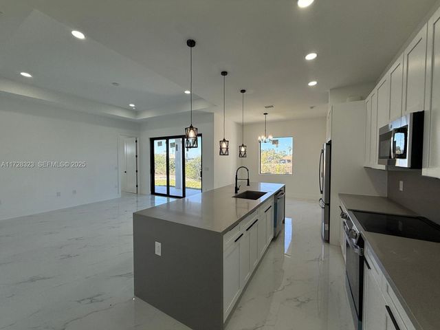 1320 NE 14th Avenue, Cape Coral, FL 33909