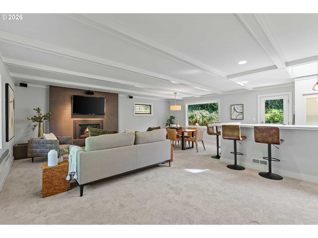 361 BERWICK Rd, Lake Oswego, OR 97034