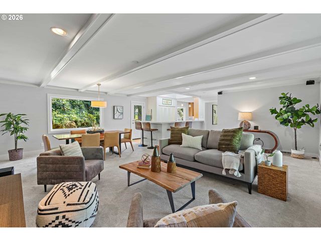 361 BERWICK Rd, Lake Oswego, OR 97034