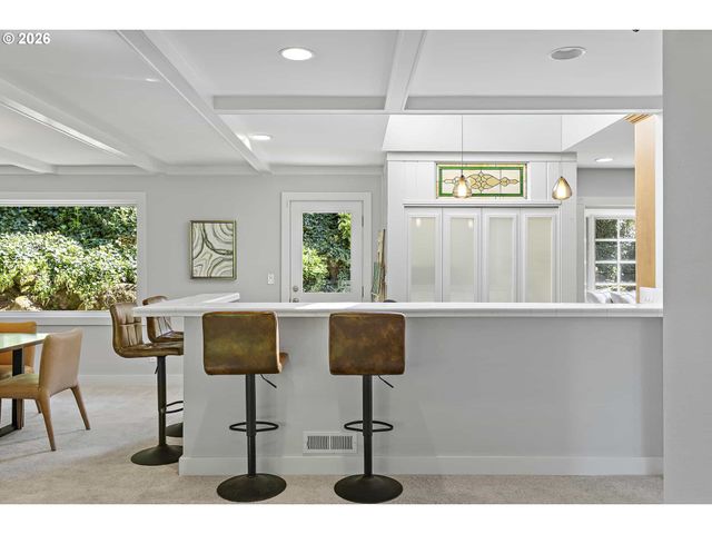 361 BERWICK Rd, Lake Oswego, OR 97034