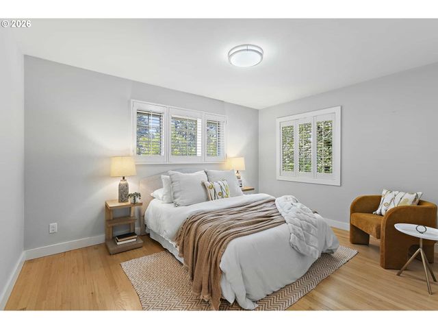 361 BERWICK Rd, Lake Oswego, OR 97034