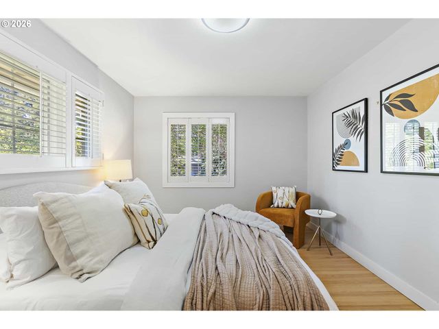 361 BERWICK Rd, Lake Oswego, OR 97034
