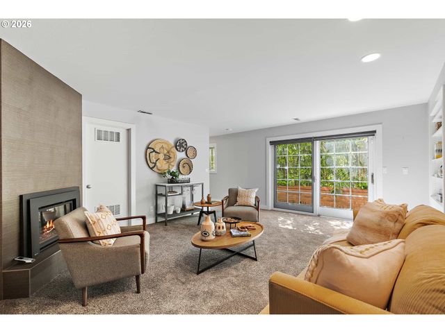361 BERWICK Rd, Lake Oswego, OR 97034