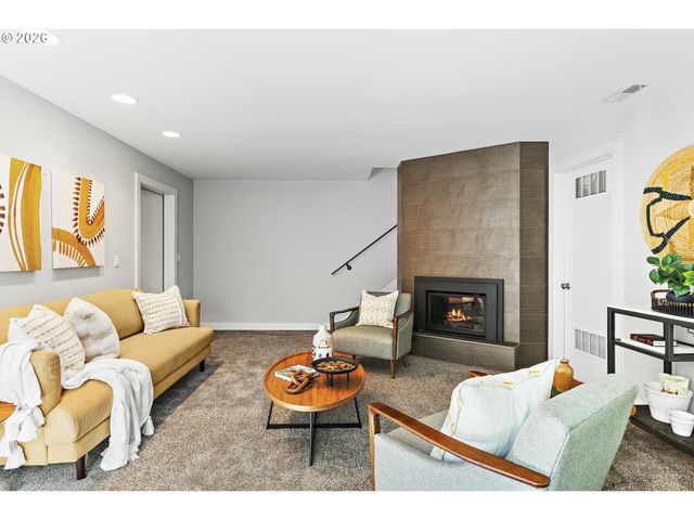361 BERWICK Rd, Lake Oswego, OR 97034