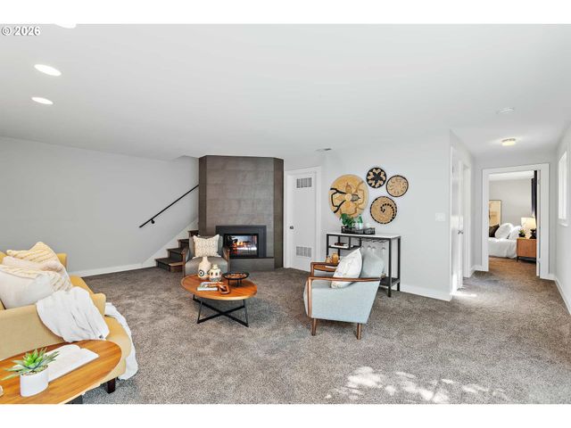 361 BERWICK Rd, Lake Oswego, OR 97034