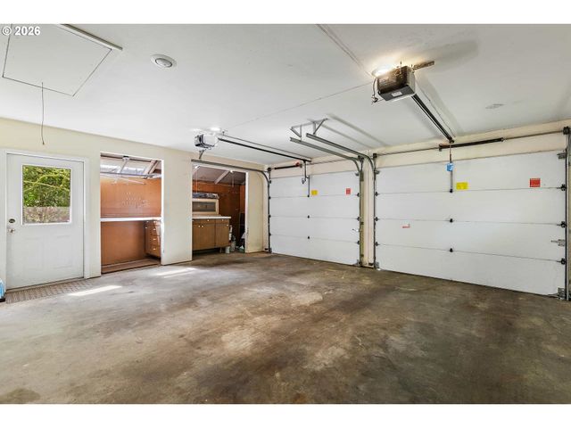 361 BERWICK Rd, Lake Oswego, OR 97034