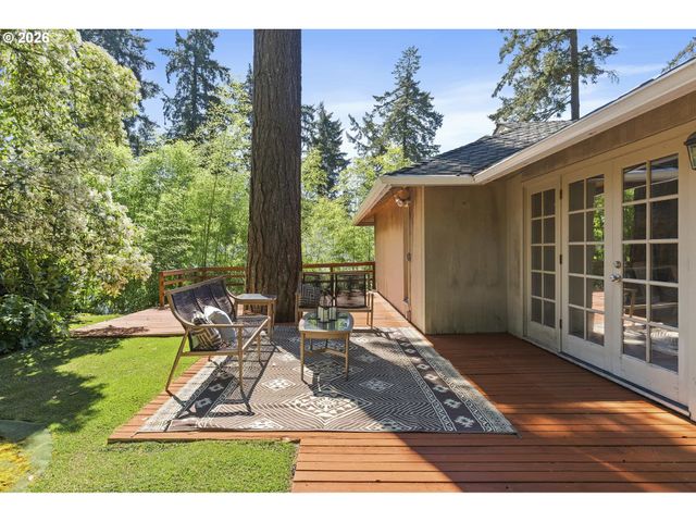 361 BERWICK Rd, Lake Oswego, OR 97034