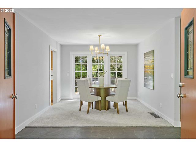 361 BERWICK Rd, Lake Oswego, OR 97034