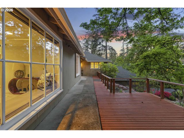 361 BERWICK Rd, Lake Oswego, OR 97034