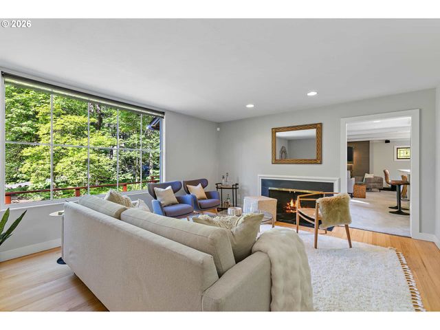 361 BERWICK Rd, Lake Oswego, OR 97034