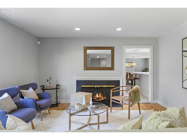 361 BERWICK Rd, Lake Oswego, OR 97034