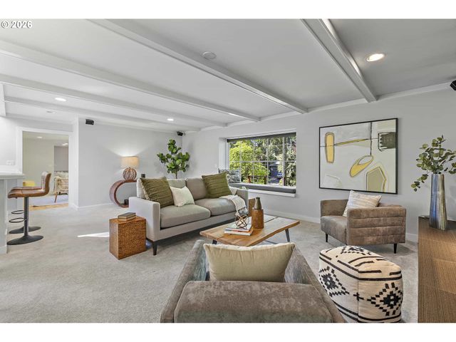 361 BERWICK Rd, Lake Oswego, OR 97034
