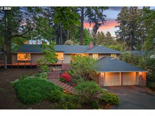 361 BERWICK Rd, Lake Oswego, OR 97034