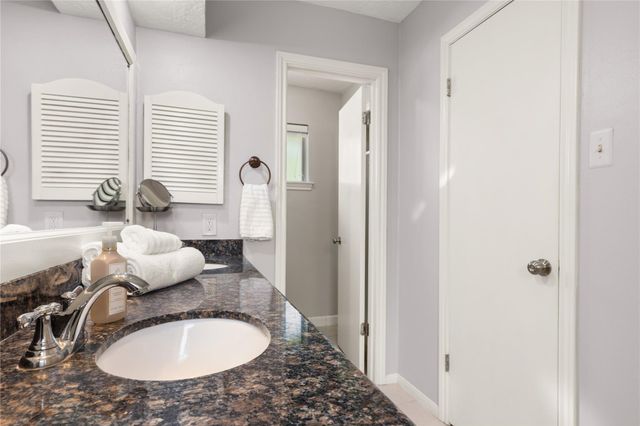 1962 Shadow Rock Drive, Houston, TX 77339