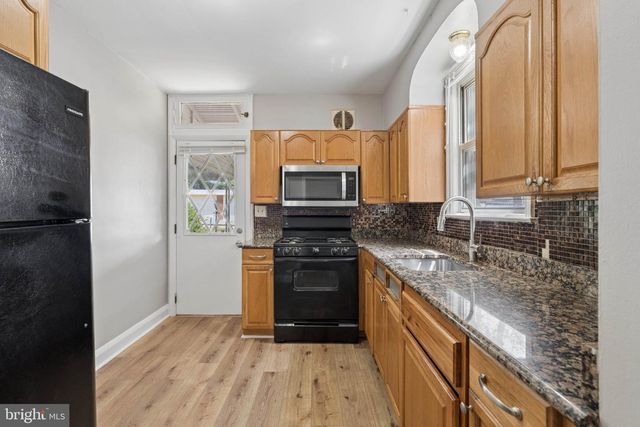 905 N WARWICK AVE, Baltimore, MD 21216
