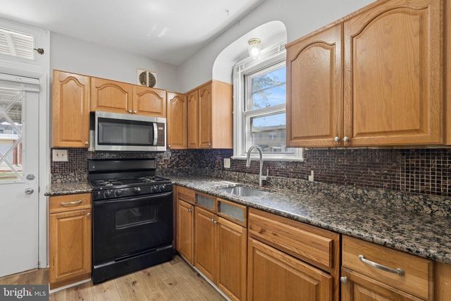 905 N WARWICK AVE, Baltimore, MD 21216