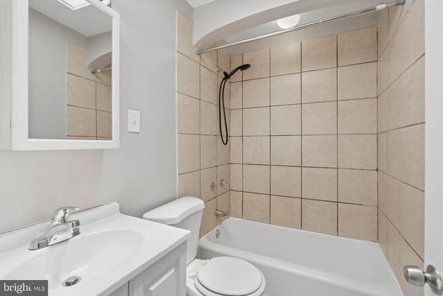 905 N WARWICK AVE, Baltimore, MD 21216