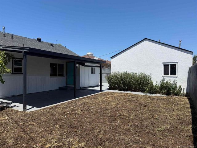 1661 Colfax Dr, Lemon Grove, CA 91945