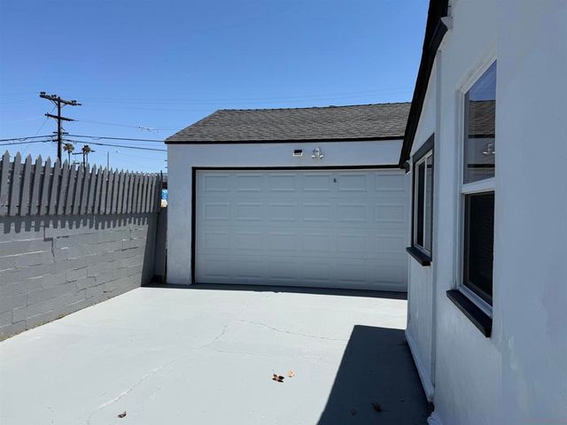1661 Colfax Dr, Lemon Grove, CA 91945