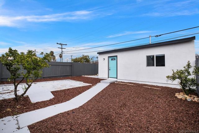 1661 Colfax Dr, Lemon Grove, CA 91945