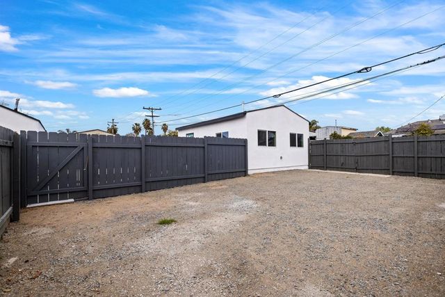 1661 Colfax Dr, Lemon Grove, CA 91945