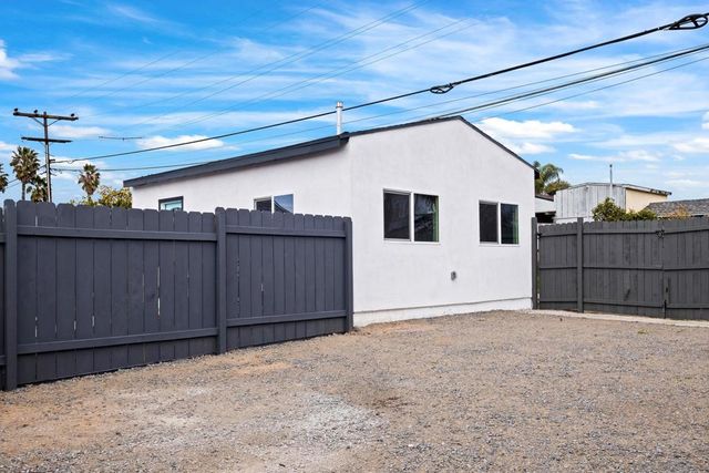 1661 Colfax Dr, Lemon Grove, CA 91945